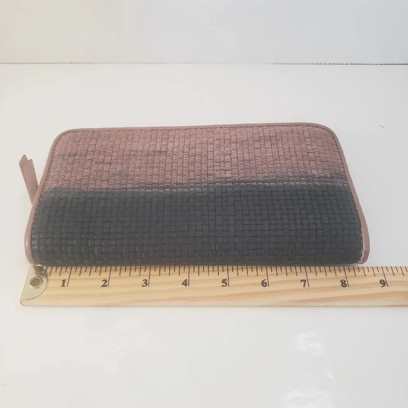 Marc Cain Black/Pink Woven All Around Zippered  Wallet. - Picture 5 of 6